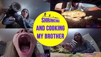 Asia girl fuck while cooking