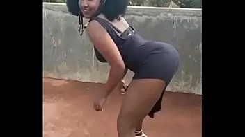 Black girls big ass twerking