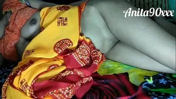 Indian girl show boobs