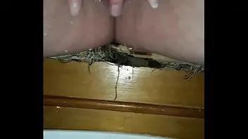 Shave pussy pee